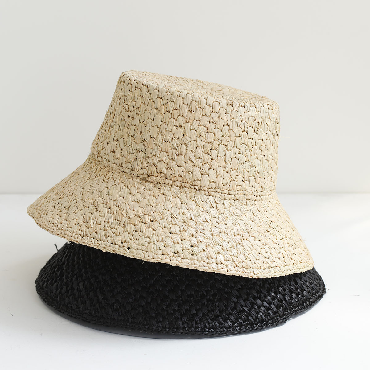 Nouveau chapeau bob en paille raphia tendance pour femme, chapeau de plage bikini d'été, chapeau de pêcheur coréen respirant anti-UV pour voyage