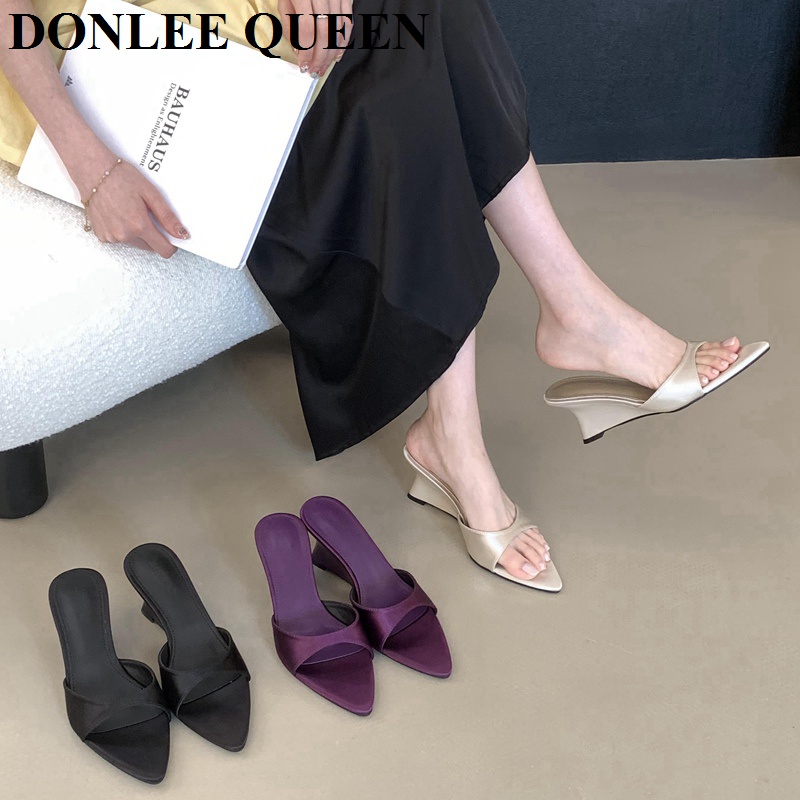 Projektant płytkie buty na koturnie wysokie obcasy damskie kapcie Street Style szpiczasty nosek jedwabna sukienka na imprezę slajdy letnie buty eleganckie sandały