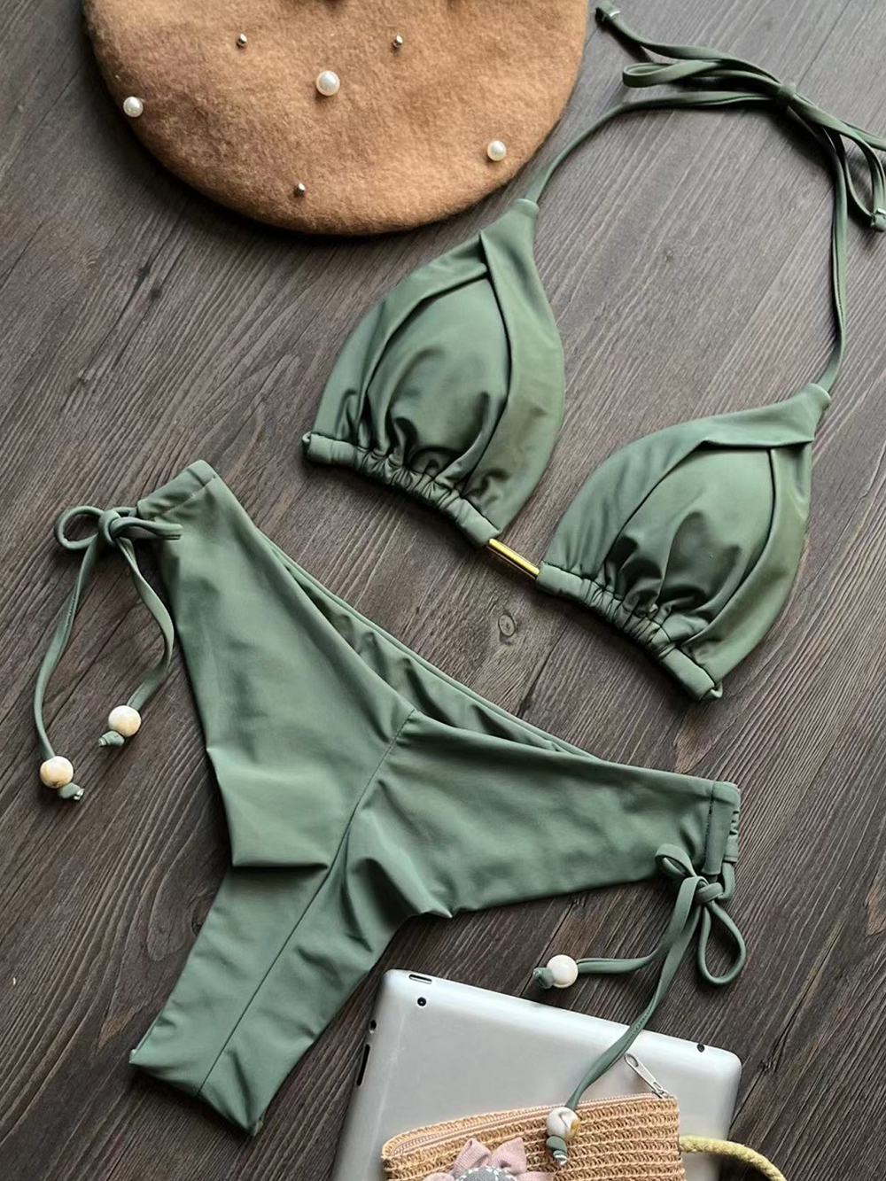 Conjunto de bikini de color liso 2026, nuevo traje de baño de 2 piezas para mujer, bikinis con cuentas y cuello halter, ropa de playa de verano