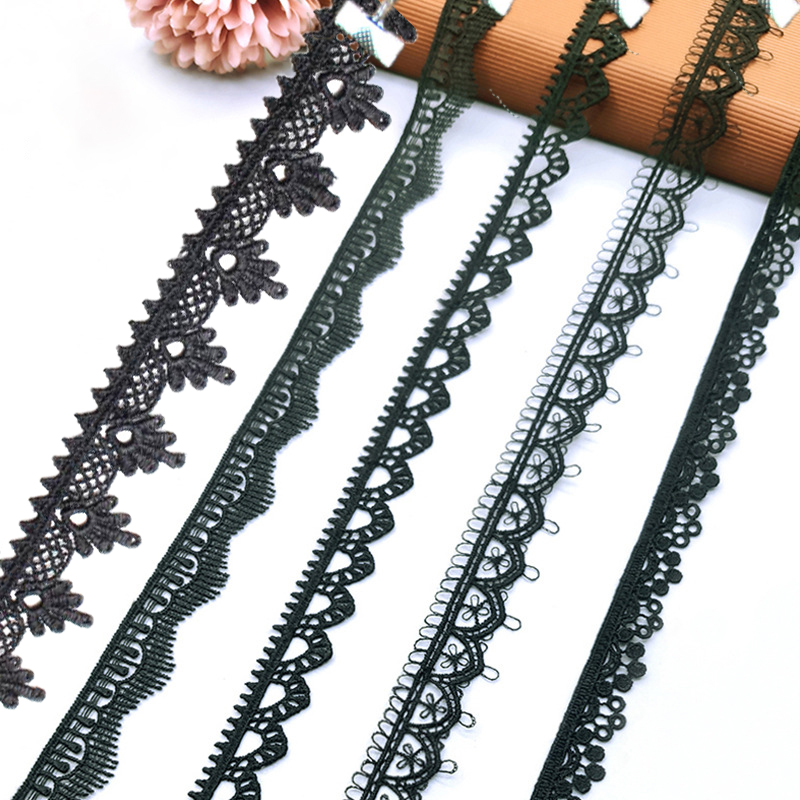 Venta al por mayor de nuevos estilos de joyería: Collar de cadena con colgante de gota de agua, triángulo y geometría vintage, estilo tatuaje, para mujer.