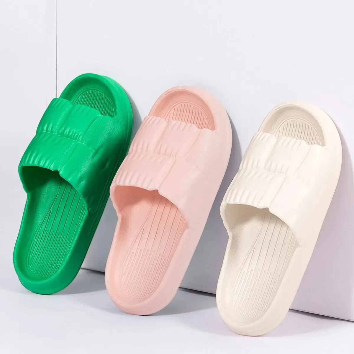 Pantofole da donna con suola morbida e nuvola, sandali da spiaggia per interni ed esterni con piattaforma spessa, infradito antiscivolo in EVA estiva