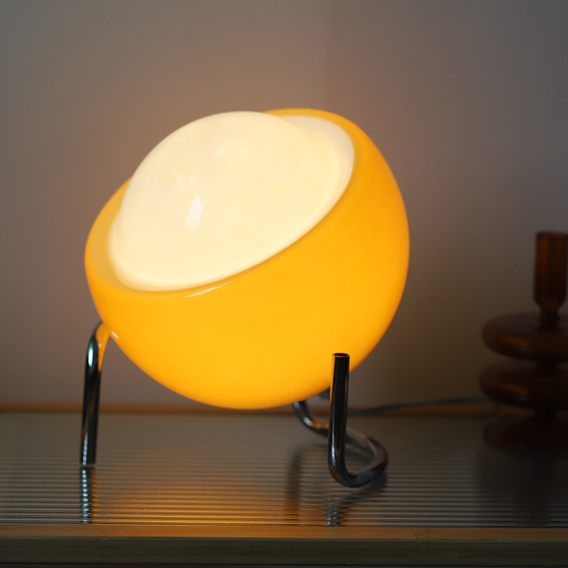 Lámpara de mesa de interior Bauhaus Medieval, sala de estar, dormitorio, mesita de noche, decoración creativa de cristal, lámpara de escritorio, luces LED de noche Retro nórdicas