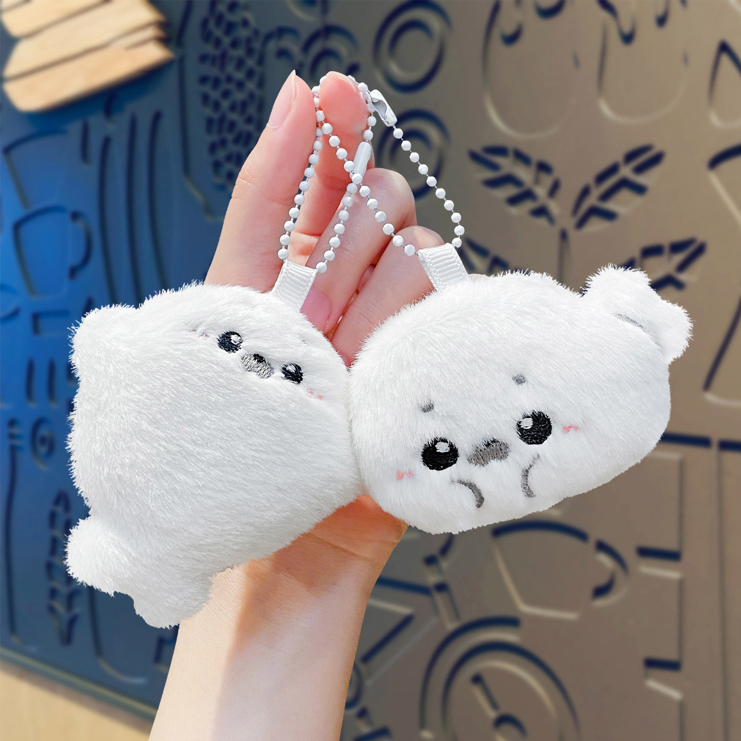アザラシのぬいぐるみバッグペンダント、漫画のようなかわいいぬいぐるみペンダント、ベビードールキーホルダー、あなたへのギフト