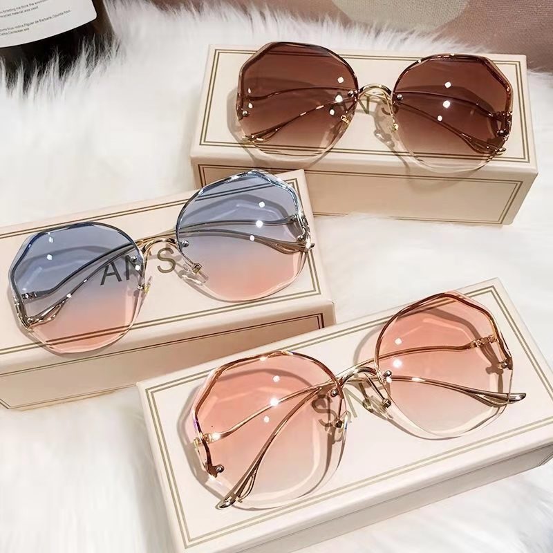 Óculos de sol vintage para mulheres, óculos de sol quadrados grandes para senhoras, design elegante, moda feminina, UV400
