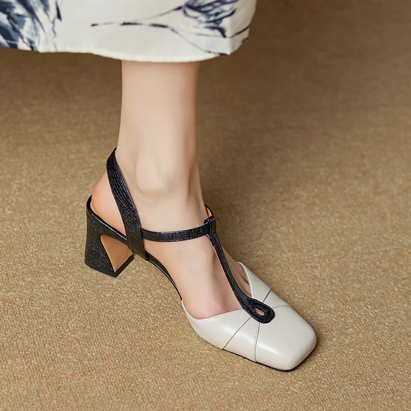 Sapatos Femininos de Verão 2026 em Couro Legítimo com Bico Quadrado e Salto Grosso, Sandálias Retro com Tira no Tornozelo