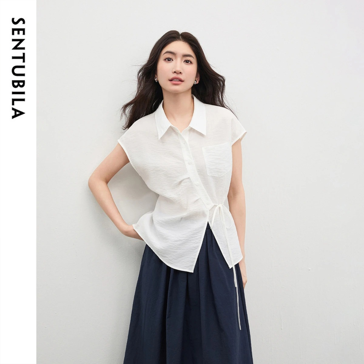 Chemisier uni simple pour femme SENTUBILA, collection été 2026, col à revers, plissé, avec lien, fente, effet amincissant, idéal pour le bureau, 162CA5692