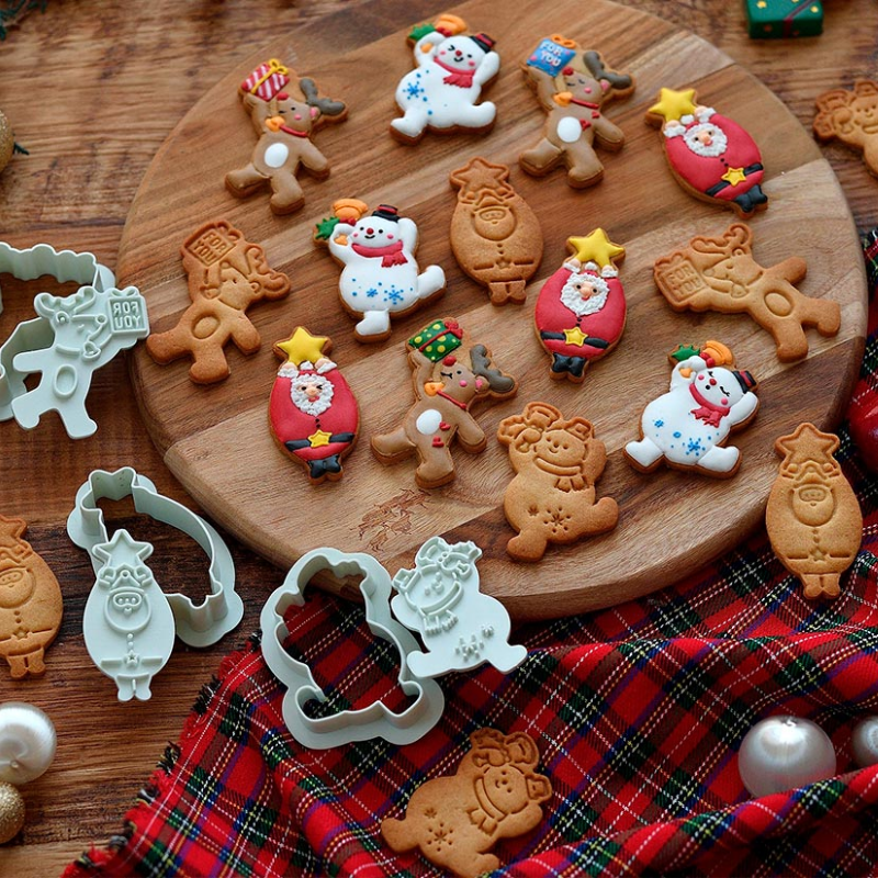 4Pcs Christmas Party Cookie Cutters 3D Foremki do ciastek Stamp Cookie Frame Dziecięce foremki do kanapek Materiały do pieczenia Forma do pieczenia