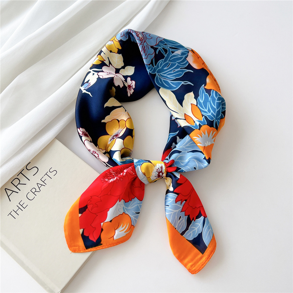 Sutra persegi syal wanita syal Fashion Perancis motif bunga desain Satin Hijab membungkus syal ikat rambut wanita 70*70CM