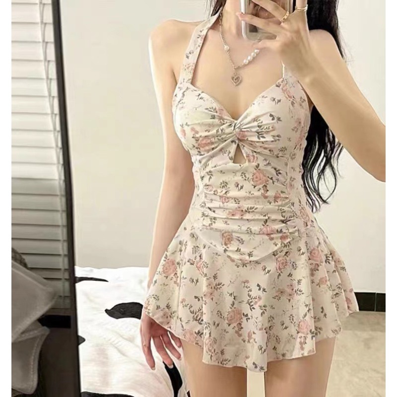 Maiô Feminino Sensual com Gola Halter, Elegante e Discreto, com Controle de Barriga, Efeito Push Up e Modelador, para Férias em Águas Termais