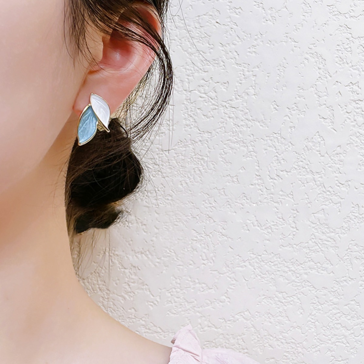 Simple Retro Blue White Leaf ต่างหู Retro High End Design ต่างหูป่าสไตล์แฟชั่นต่างหูสี Elegant ผู้หญิง