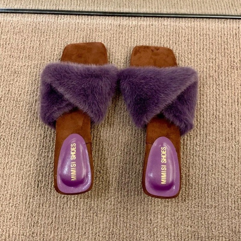 Sandalias de mujer con tacón de bloque y punta cuadrada de otoño e invierno, zapatillas de piel con temperamento de tacón alto y sentido de gama alta