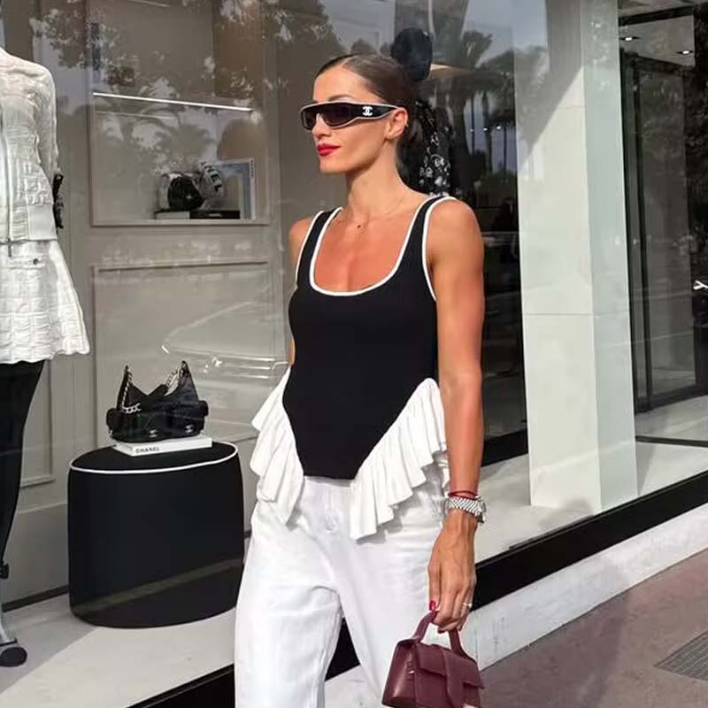 YENKYE Nieuwe 2025 Vrouwen Ronde Hals Mouwloos Contrast Gebreide Tank Top Ruche Zoom Zwart Wit Zomer Tops Streetwear