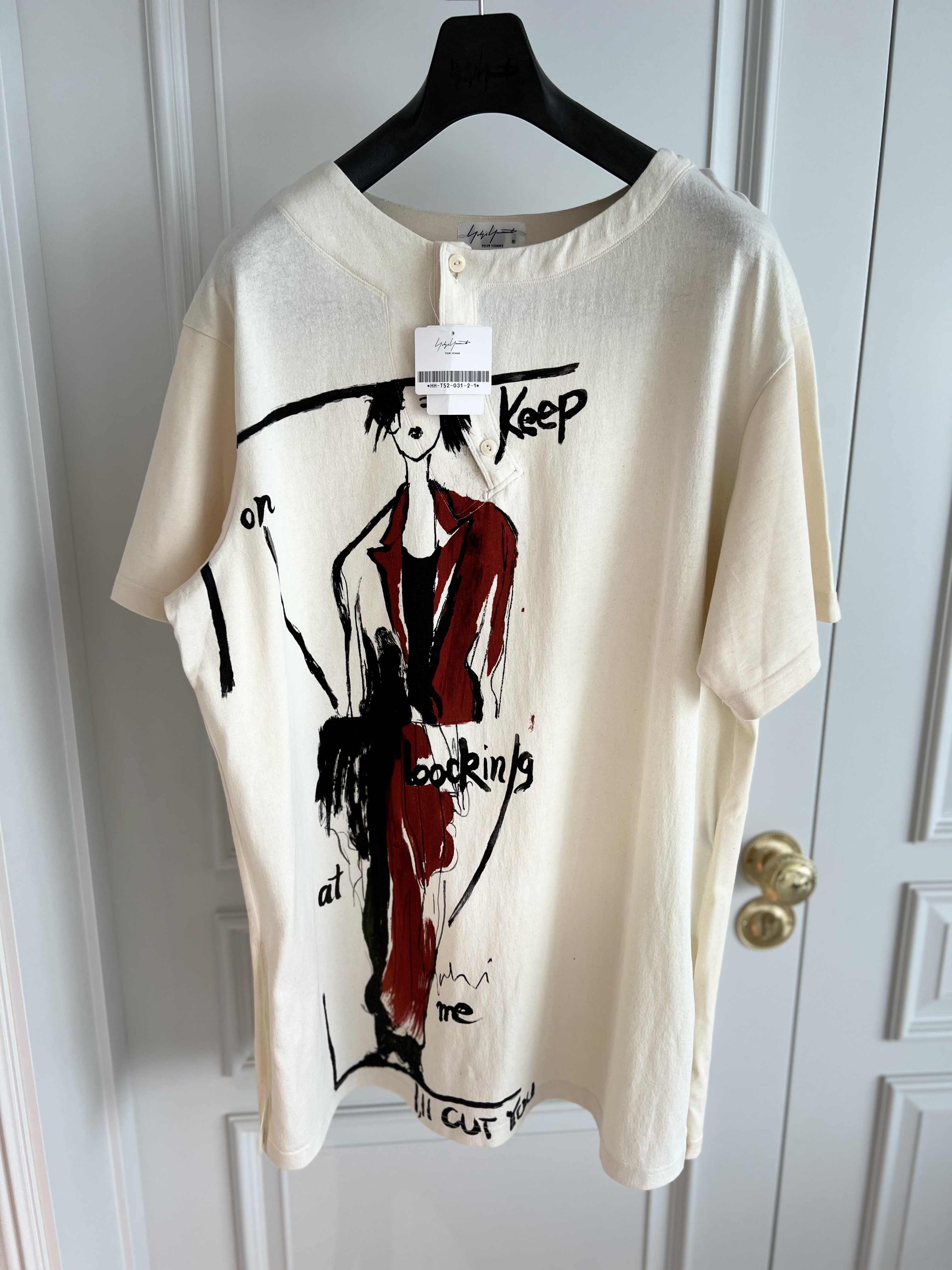 TOP-YAMAMOTO Oryginalny T-shirt z okrągłym dekoltem i nadrukiem Yuka Asakura