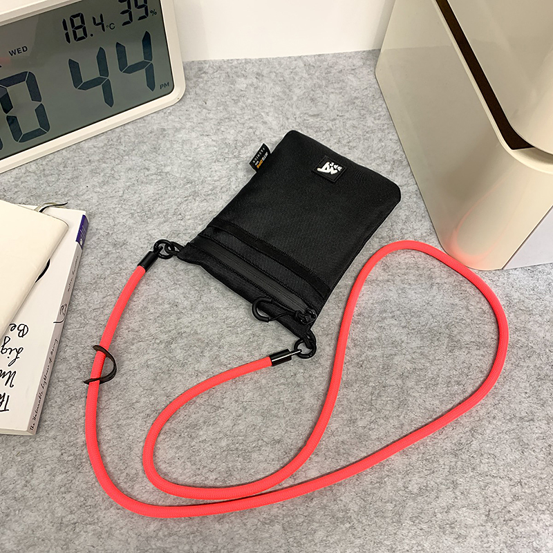 Origineel ontwerp nylon stoffen messengertas voor heren Nieuwe mobiele telefoontas Draagbare eenvoudige schoudertas Unisex Satchel