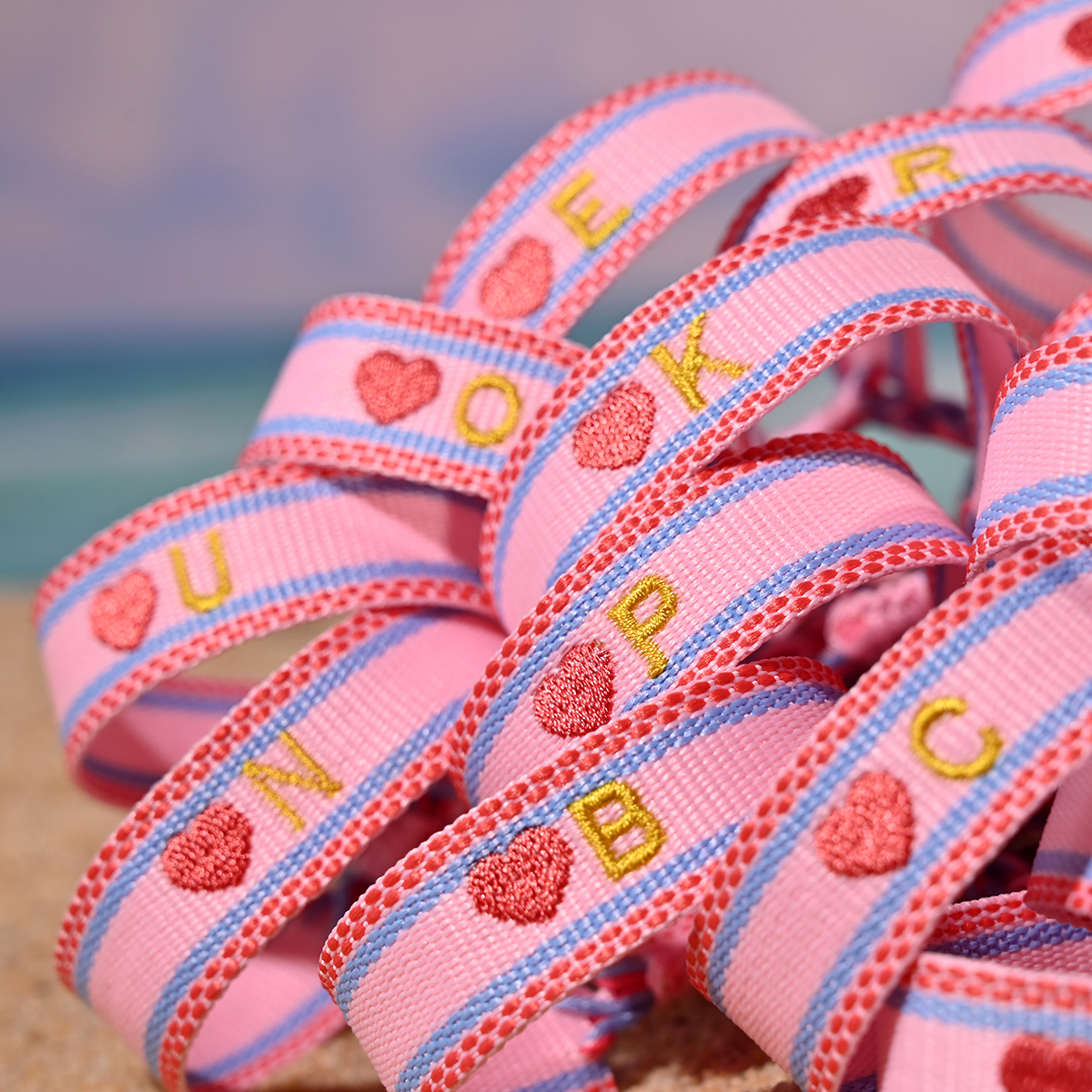 2024 Nieuwe 26 Borduurwerk Beginletters Handgeweven Hart Armband Voor Vrouwen Zomer Strand Roze Vriendschap Liefhebbers Armband
