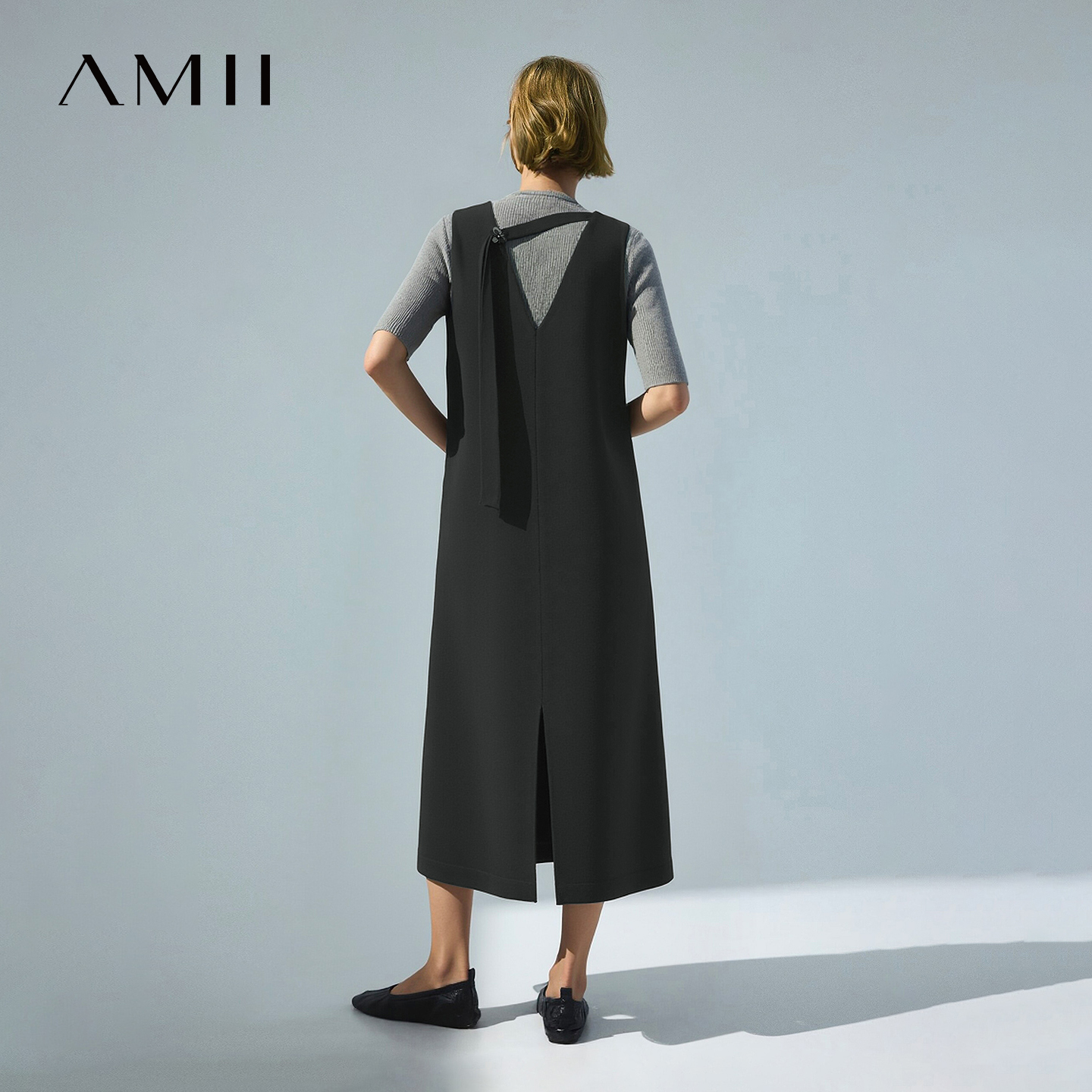 Amii Damen ärmelloses Kleid 2026 Sommer Neu Perlenbesetztes V-Ausschnitt Freizeit Tank Midi-Kleid Eleganter Schlitz Saum Damenbekleidung 12642141