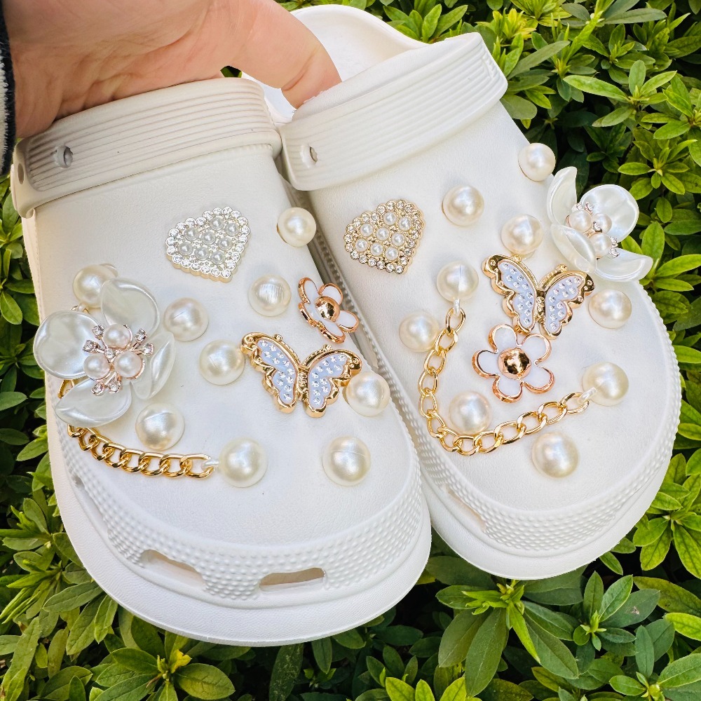 24 SZT. Letnie Ozdoby do Butów, Zestaw Akcesoriów do Crocsów, Klamry do Butów, Motyl, Perła, Kwiat, Łańcuszek, Dekoracje DIY do Butów