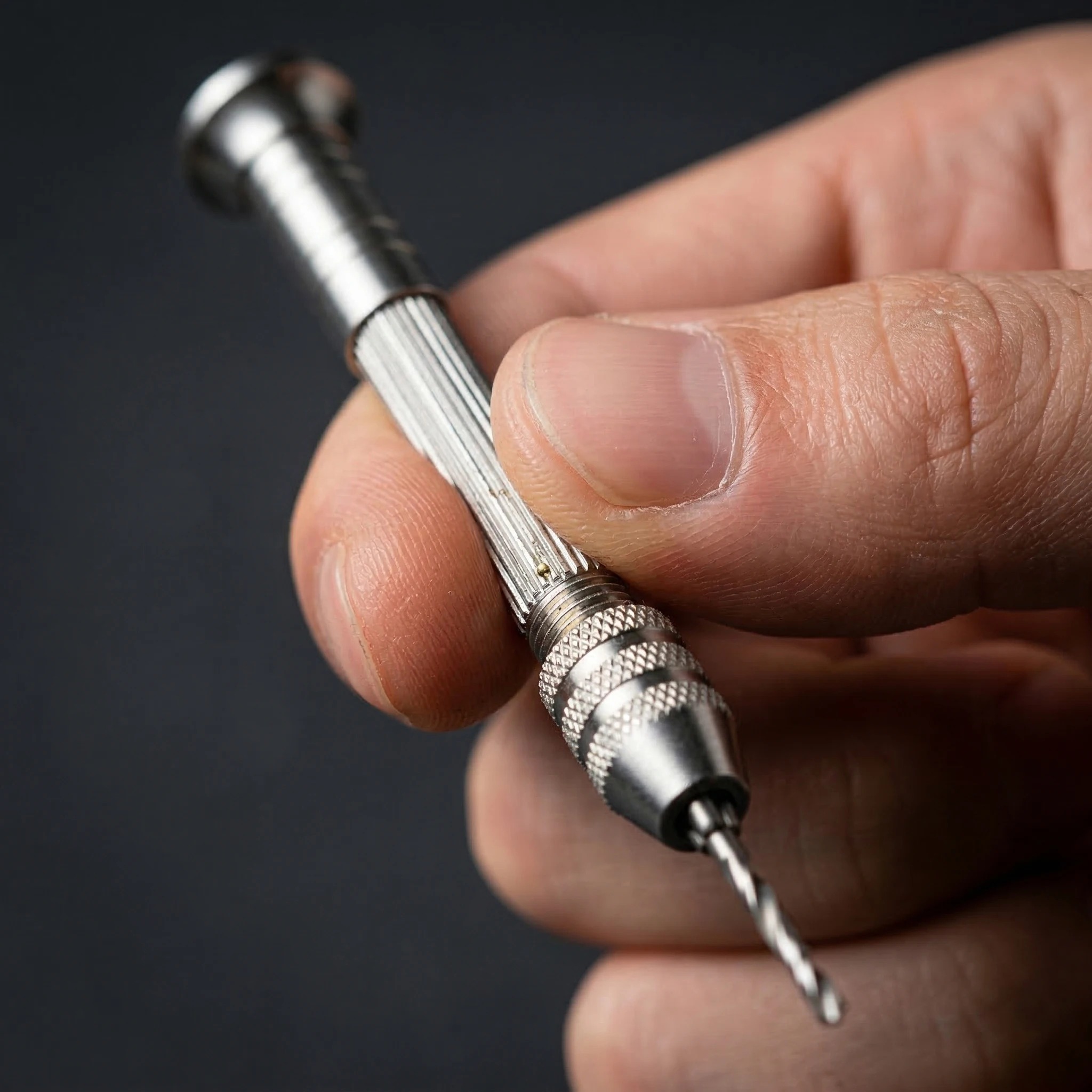 0,8-3,0mm Mini-Handbohrer Holzbearbeitungswerkzeuge Bohr-Rotationswerkzeug Manueller Spiralbohrer Uhrmacher-Spannbohrer Uhrenreparaturwerkzeuge
