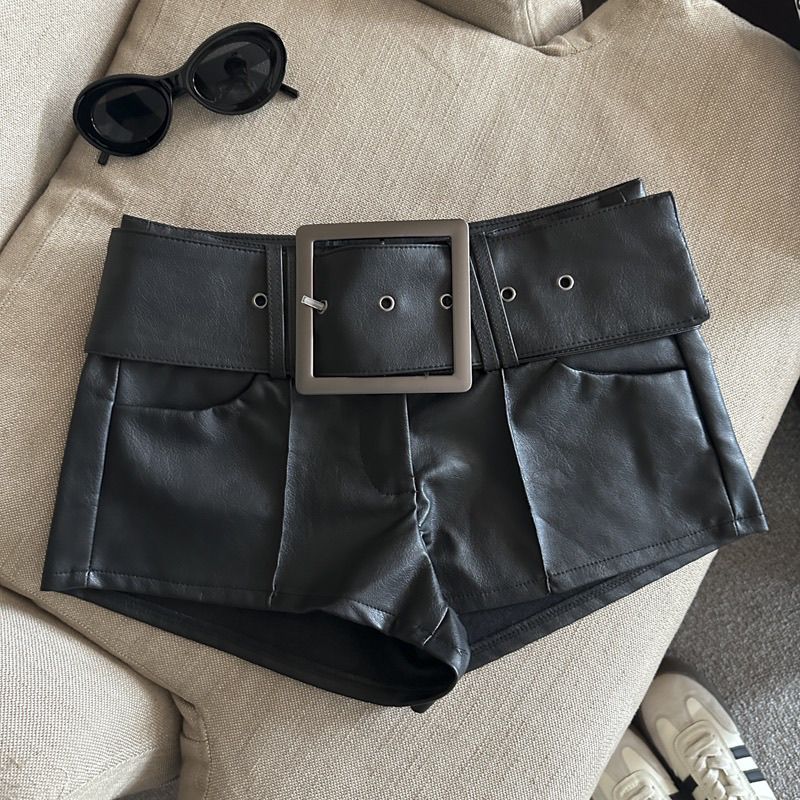 Autumn New 2025 Fashion Design Wide Belt PU Leather Shorts Women's Casual Booty Shorts