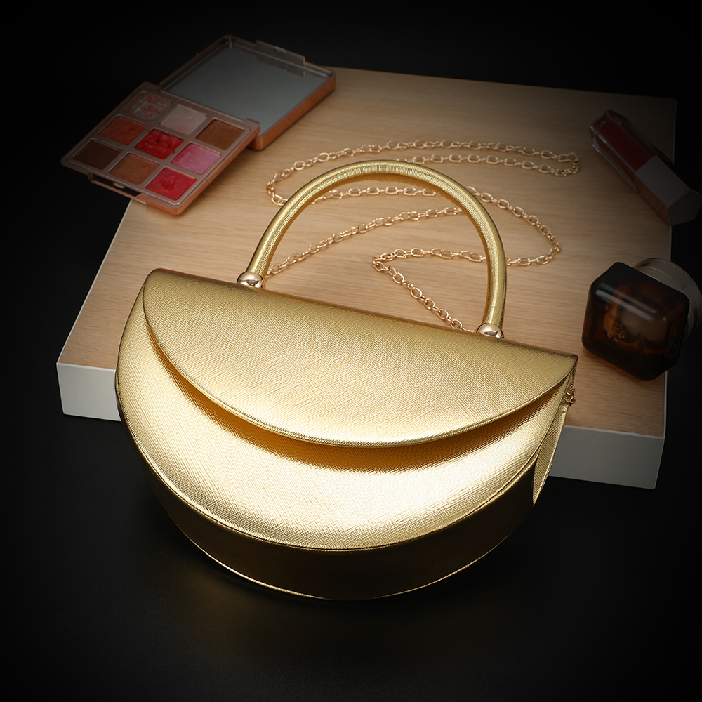 Sac à main demi-lune brillant, sac de soirée, sac à bandoulière avec chaîne en métal délicate, sac cadeau à la mode, sac de rangement pour petits objets, nouvelle collection