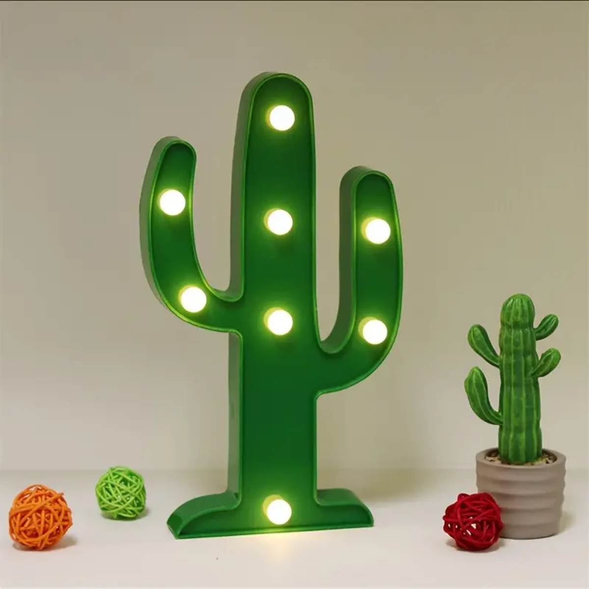 Veilleuse à piles en forme de Cactus, Mini lampe de Table en plastique vert, montable au mur, adaptée à la décoration de la chambre à coucher, 1 pièce