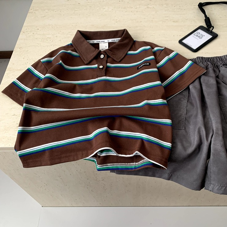 Conjunto Infantil Masculino 2026 Primavera e Verão Novo Estilo Coreano Camiseta Listrada com Gola e Shorts Cargo para Bebês Meninos - Duas Peças