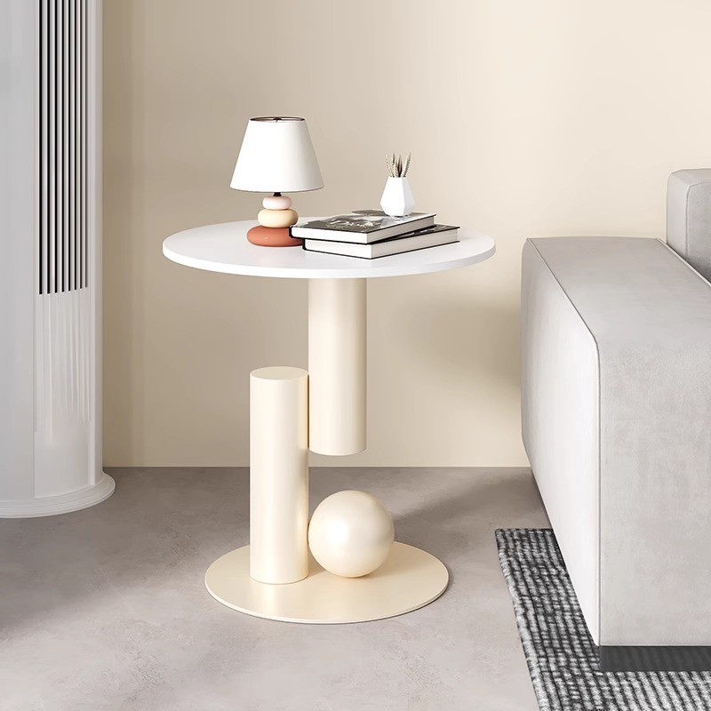 Sofá da sala de estar, mesa de centro pequena, armário lateral, casa da sala de estar, mesa de cabeceira leve e luxuosa, varanda, simples e criativa