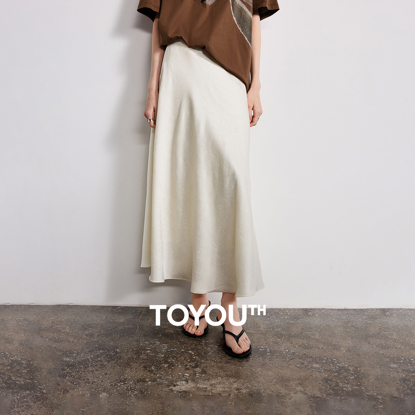 TOYOUTH Women Lustrous Satin A-line Midi Skirt 2026 Spring New Light Beige Luxury Slim-Fit Office Casual Skirt