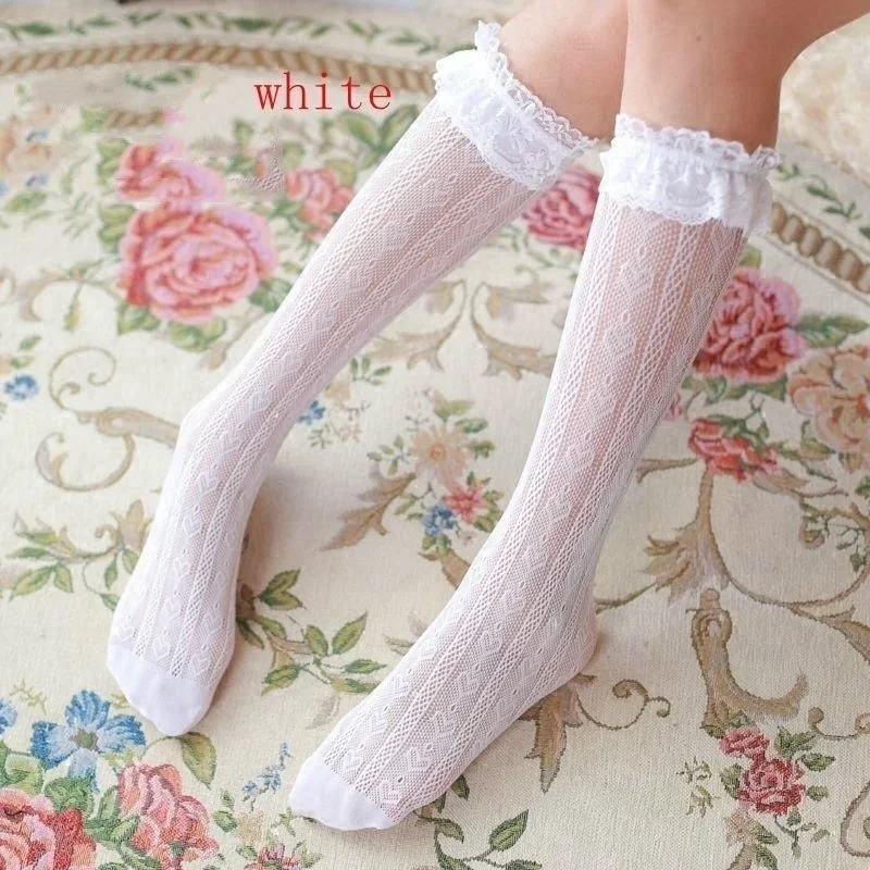 1 paire de jolies chaussettes en dentelle pour filles, bas blancs doux et doux pour femmes, chaussettes hautes aux genoux, nouvelle collection 2024