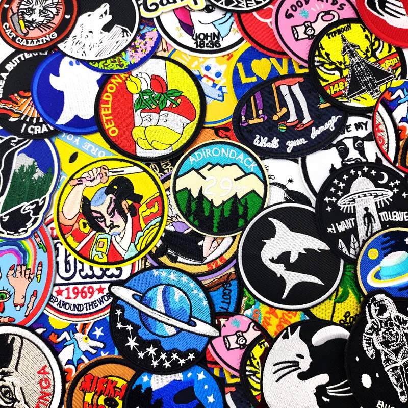 Sterrenhemel LOVE 1971 Geborduurde applique patches Stof Kledingstuk Kleding Accessoires Borduurbadges Ghost CAT WOLF