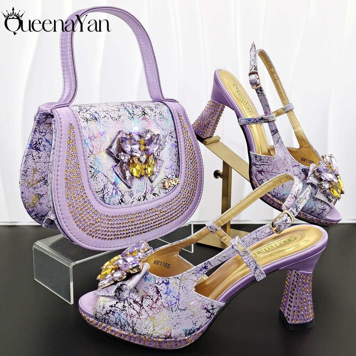 Neu eingetroffen: Party- und Hochzeitsschuhe in Fliederfarbe mit Print und buntem Strass-Design, unverzichtbar für Bankette, exquisite Handtasche