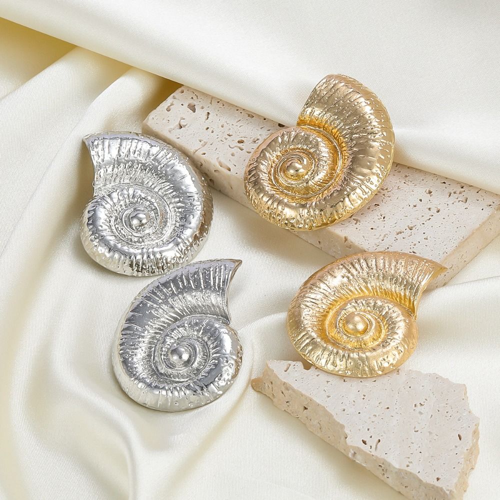 Anting-anting gaya Vintage logam, anting-anting kancing pantai liburan elegan perhiasan telinga modis musim panas