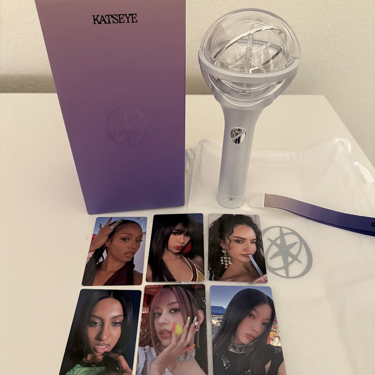 Kpop KATSEYE Lightstick Photocards 6pcs/Set Double Sides Printing Bright Film LOMO Card Manon Sophia Daniela Collection Gift