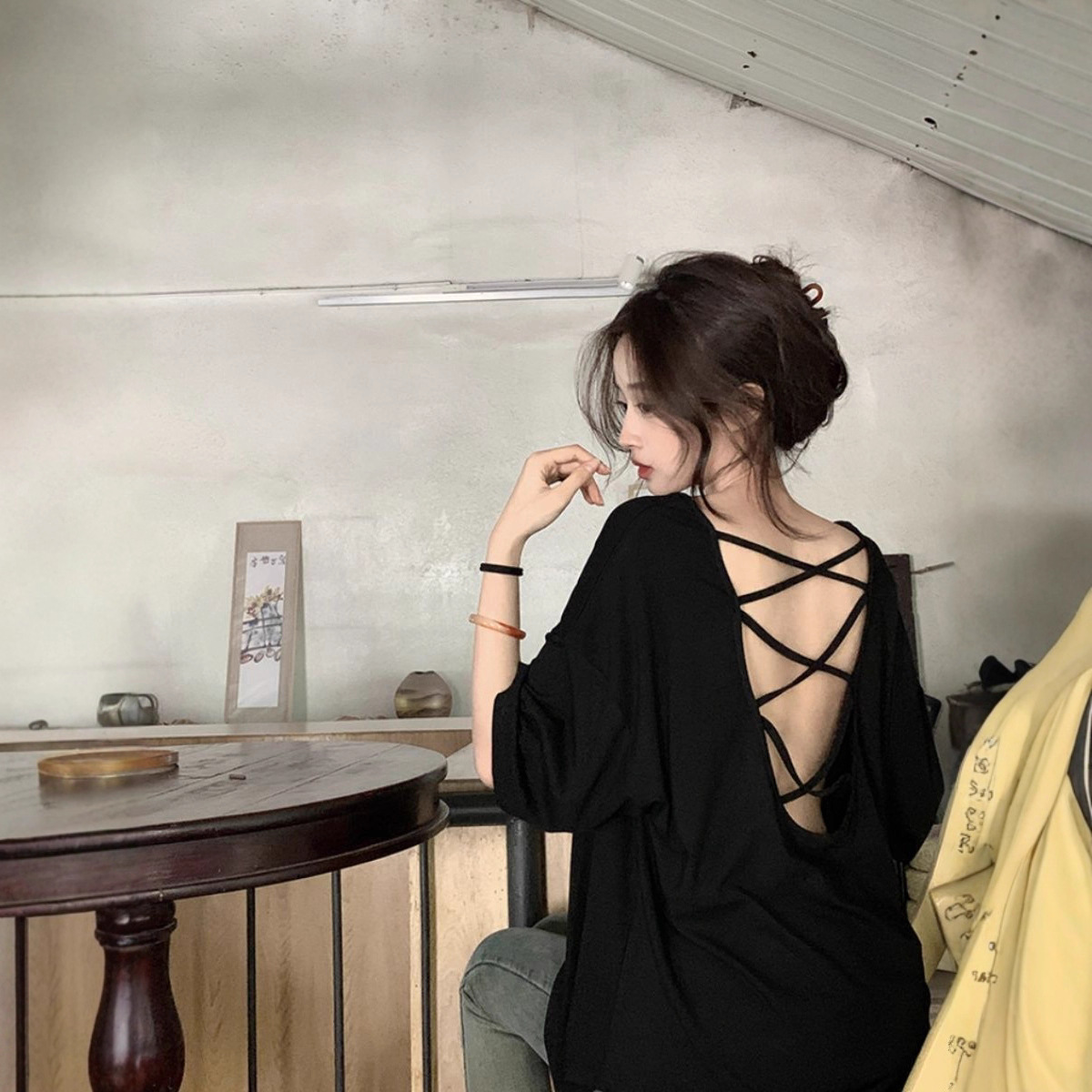 Sommerliche Damenbekleidung in großen Größen, neues einfarbiges, lässiges, lockeres, unregelmäßiges, sexy Neckholder-T-Shirt mit Rundhalsausschnitt und kurzen Ärmeln