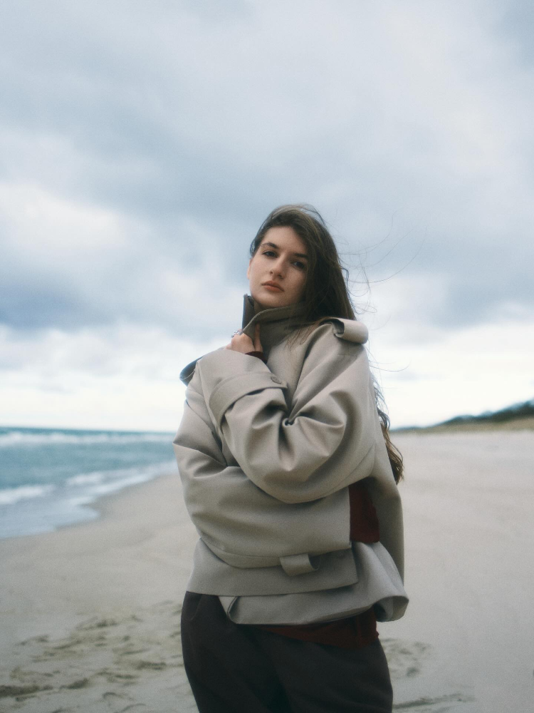 Casual Solid Lapel Lace Up Trench Coat Women's Elegant Long Sleeve Loose Short Coat Autumn 2025 Daily Commute Street Outwear