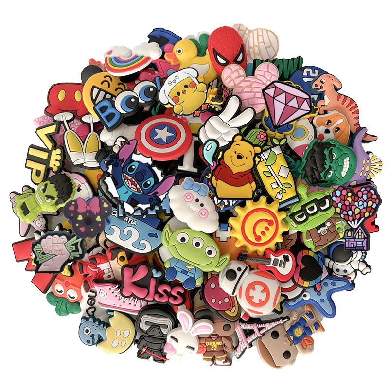 30–200 Stück zufällige Cartoon-Schuhanhänger für Bubble Slides, Clogs, Sandalen, Crocs, Schuhdekorationen, Zubehör, Schnallen für Kindergeschenke