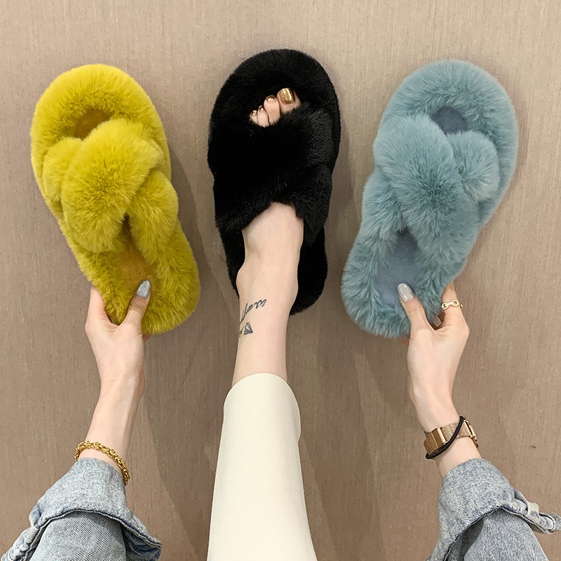 Mode Ein Wort Dickes Fell Hausschuhe Doppel Fell Hausschuhe Casual Hause Baumwolle Schuhe für Frauen Flache Plüsch Kreuz Straps Slippers2025