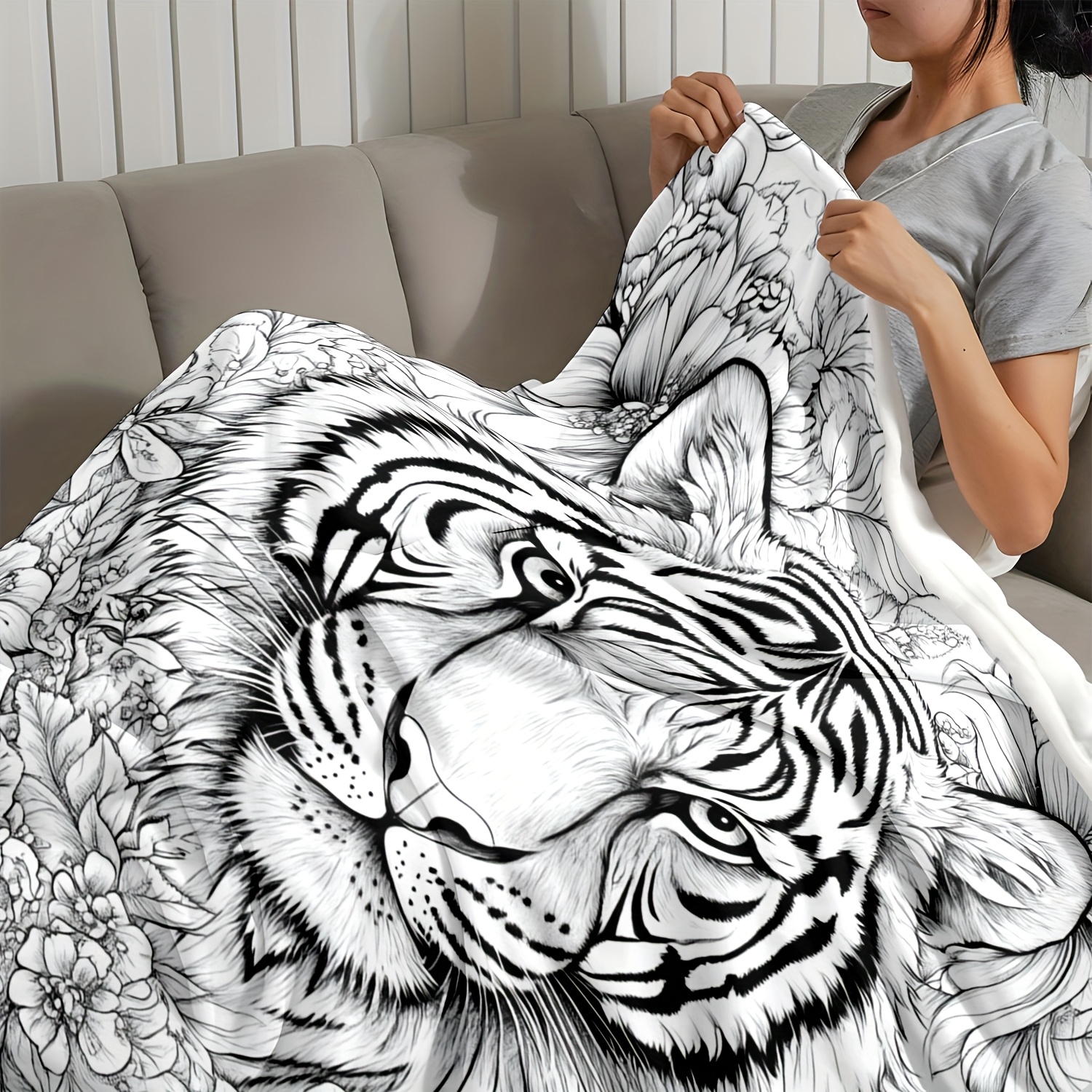Selimut Flanel Motif Bunga Harimau - Cetakan Rumit Berinspirasi Asia, Selimut Lembut untuk Semua Musim untuk Sofa/Tempat Tidur/Perjalanan