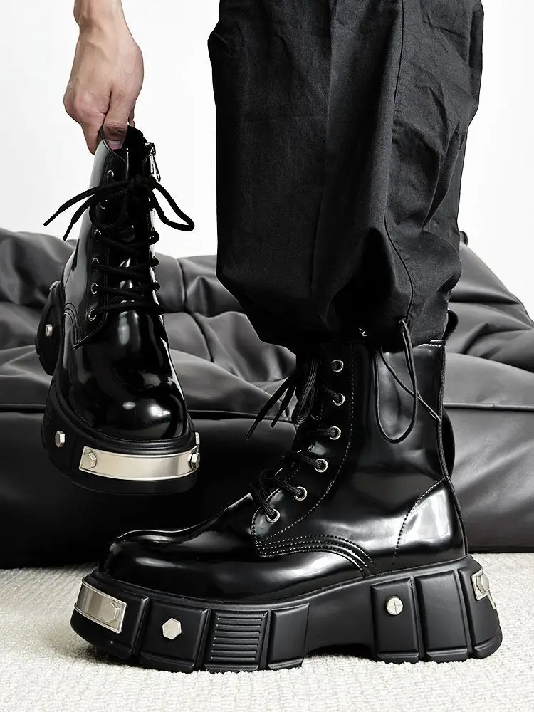 Sepatu Bot Perkakas Kepala Besar High-Top Inggris Lokomotif Ritsleting Eropa dan Amerika Gaya Punk Pria Platform Pasangan 2025 Wanita