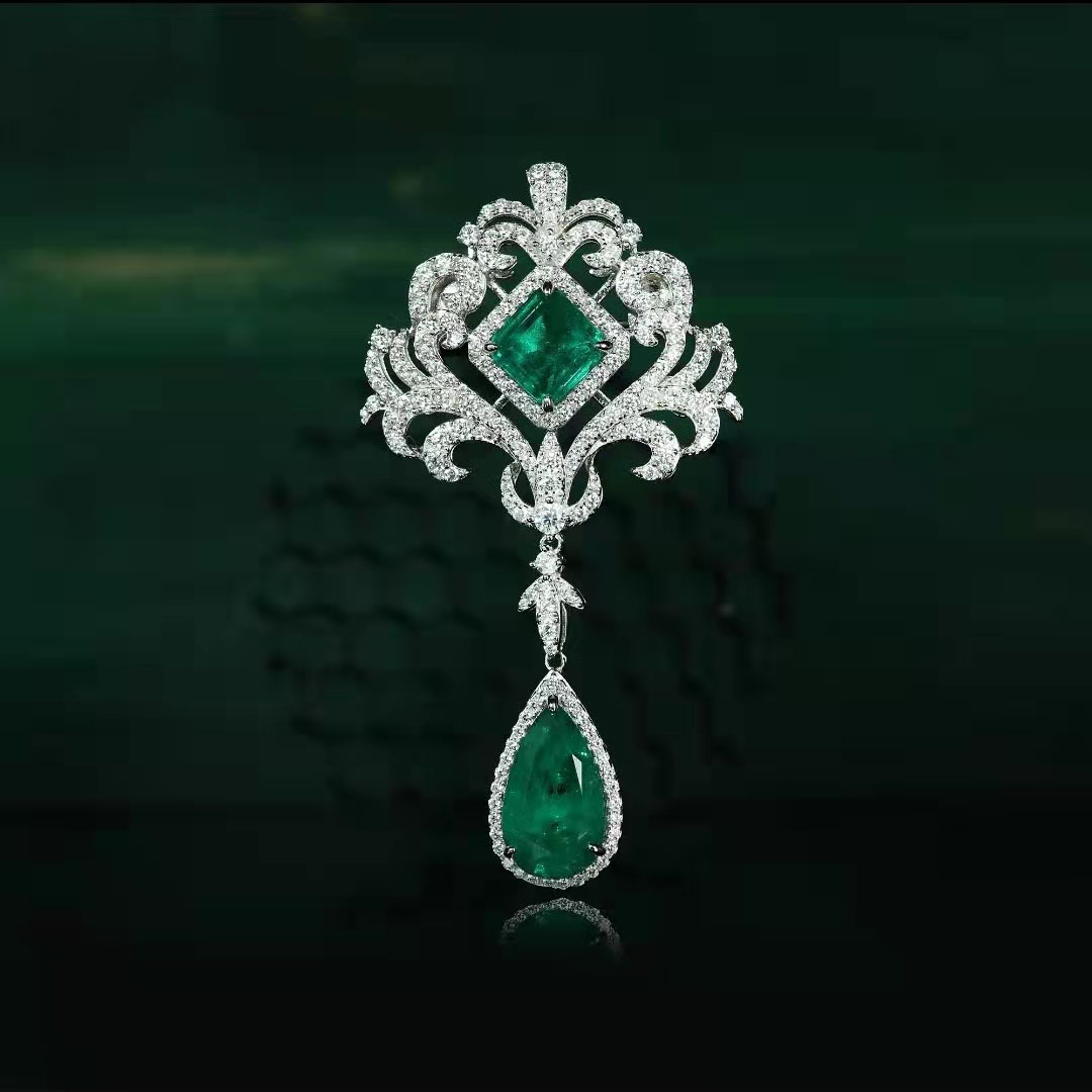 Foydjew Luxury Temperament Simulation Emerald Pendant Micro-inlaid Full Zircon Hollowed Water Drop-shaped Necklaces For Women