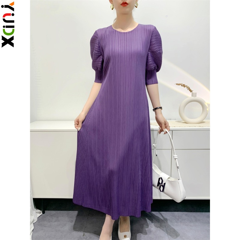 Yudx Miyake เดรสผู้หญิงแฟชั่นอัดพลีท, เดรสหลวมไซส์ใหญ่ยาวปานกลางแขนแขนสั้นคอกลมใหม่2024ฤดูร้อน