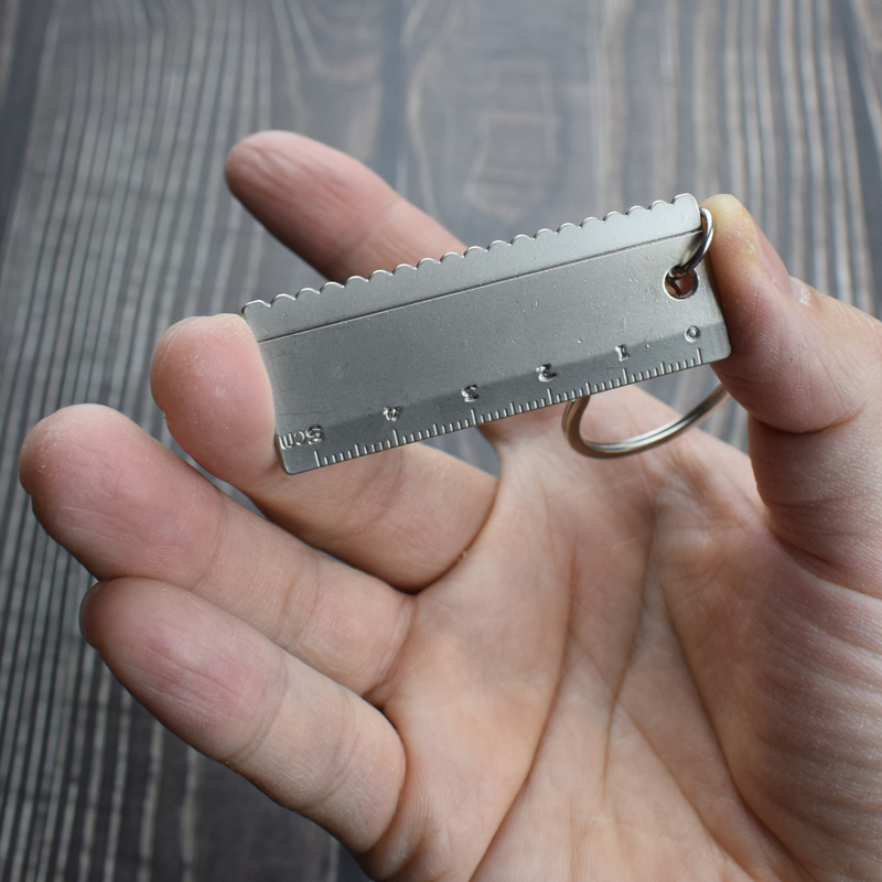Mini regla de Metal portátil, llavero con colgante de llave a escala de 5cm, herramientas de medición de regla, papelería EDC, dispositivos pequeños, oficina y escuela
