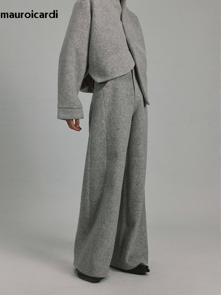 Mauroicardi Lente Herfst Oversized Lange Grijze Flowy Baggy Wijde Pijpen Broek Man Luxe Chic Streetwear Losse Zachte Broek 2026
