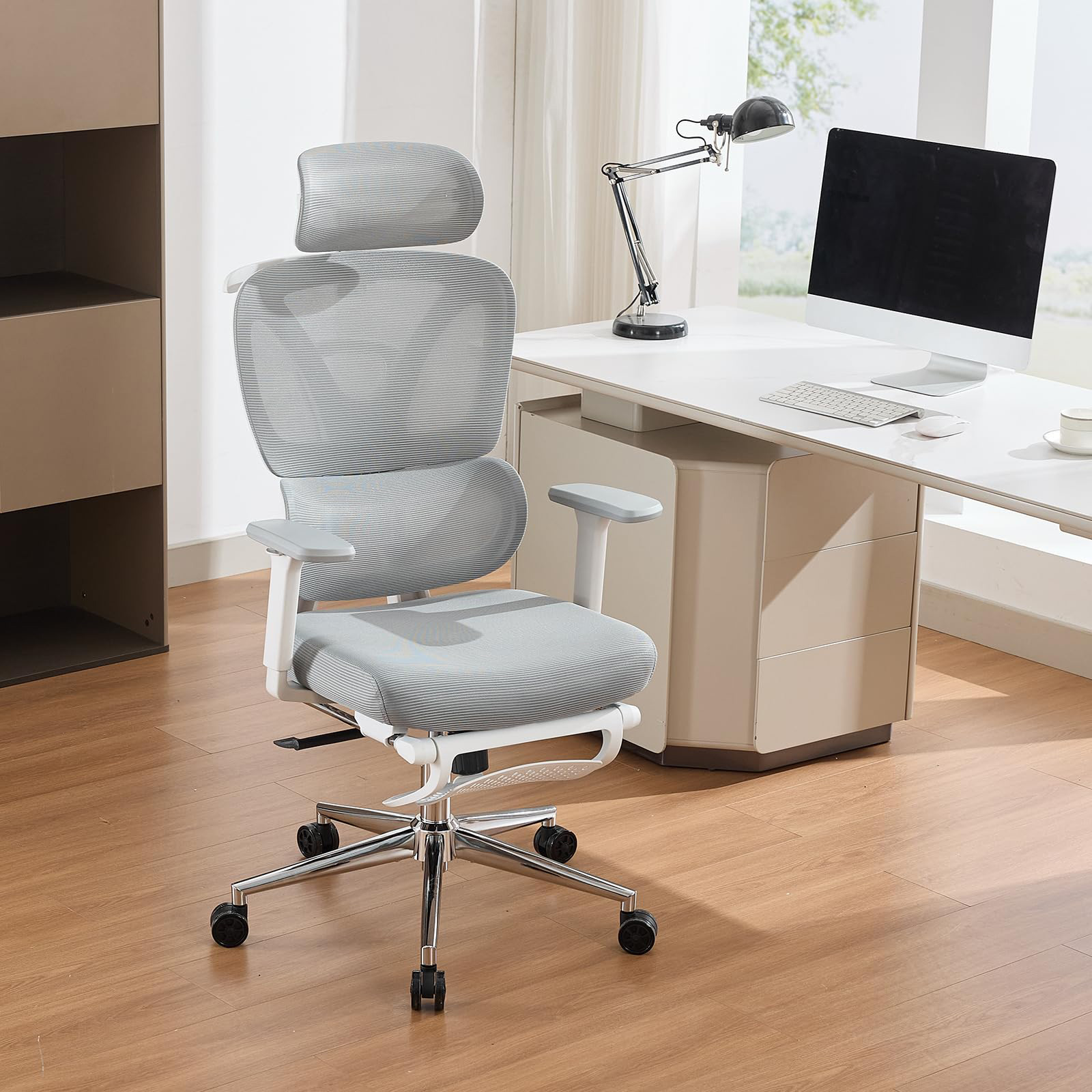 Ergonomischer Bürostuhl mit hoher Rückenlehne und Netzbezug – Fußstütze, verstellbare 3D-Armlehnen & Kopfstütze, dynamische Lendenwirbelstütze – Neigbarer Chefsessel für Home-Office & Gaming