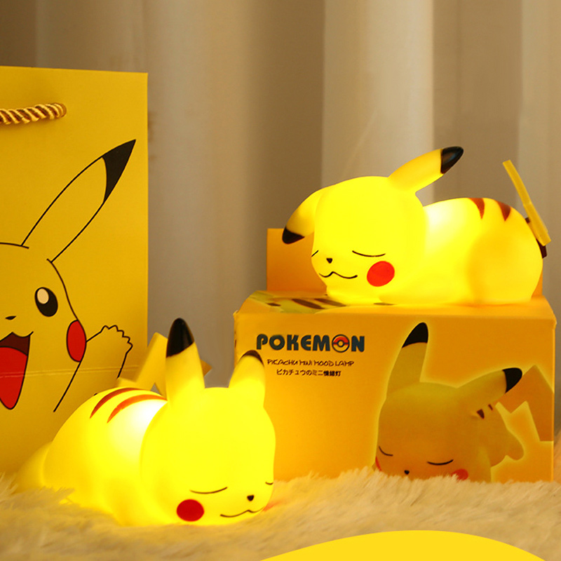 Pokemon Pikachu Night Light เรืองแสงของเล่นเด็ก Pokemon Pikachu น่ารักโคมไฟข้างเตียงเด็กวันเกิดคริสต์มาสปัจจุบัน