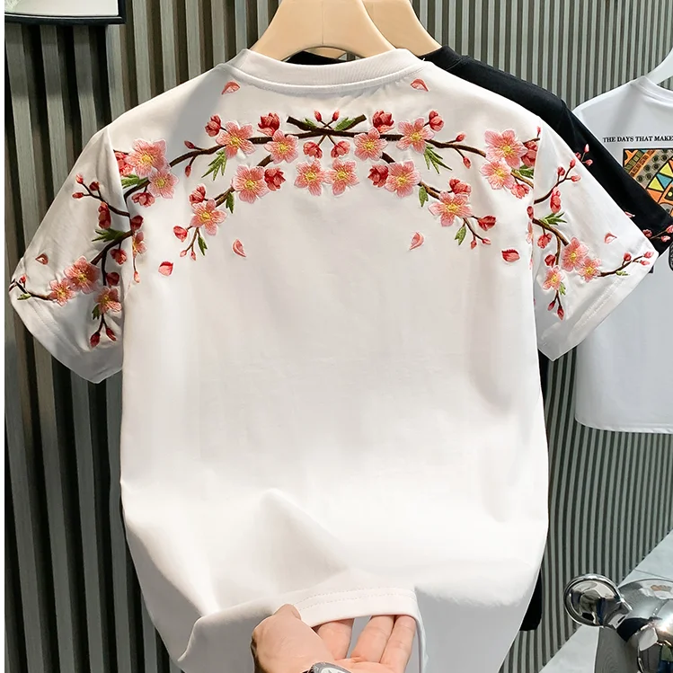 เสื้อยืดแขนสั้นผู้ชายแฟชั่นฤดูร้อนปี 2025