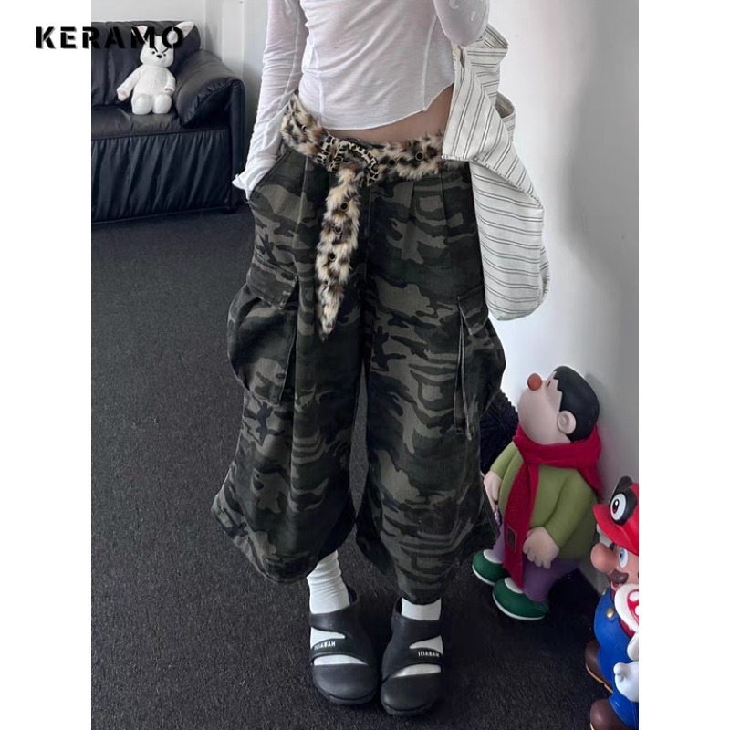 Celana jins kamuflase pinggang tinggi Retro Amerika celana pendek Hip-hop saku wanita celana Denim dicuci jalan Grunge Y2K Kasual Musim Panas 2024