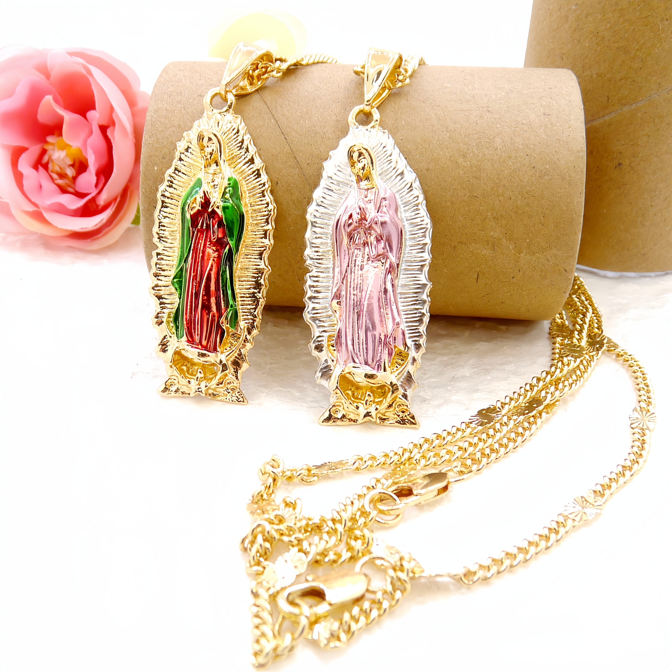 Pittura placcata in oro Vergine Maria Mamma Ciondolo/Amuleto Gioielli religiosi Collana Vergine Maria di guadalupe