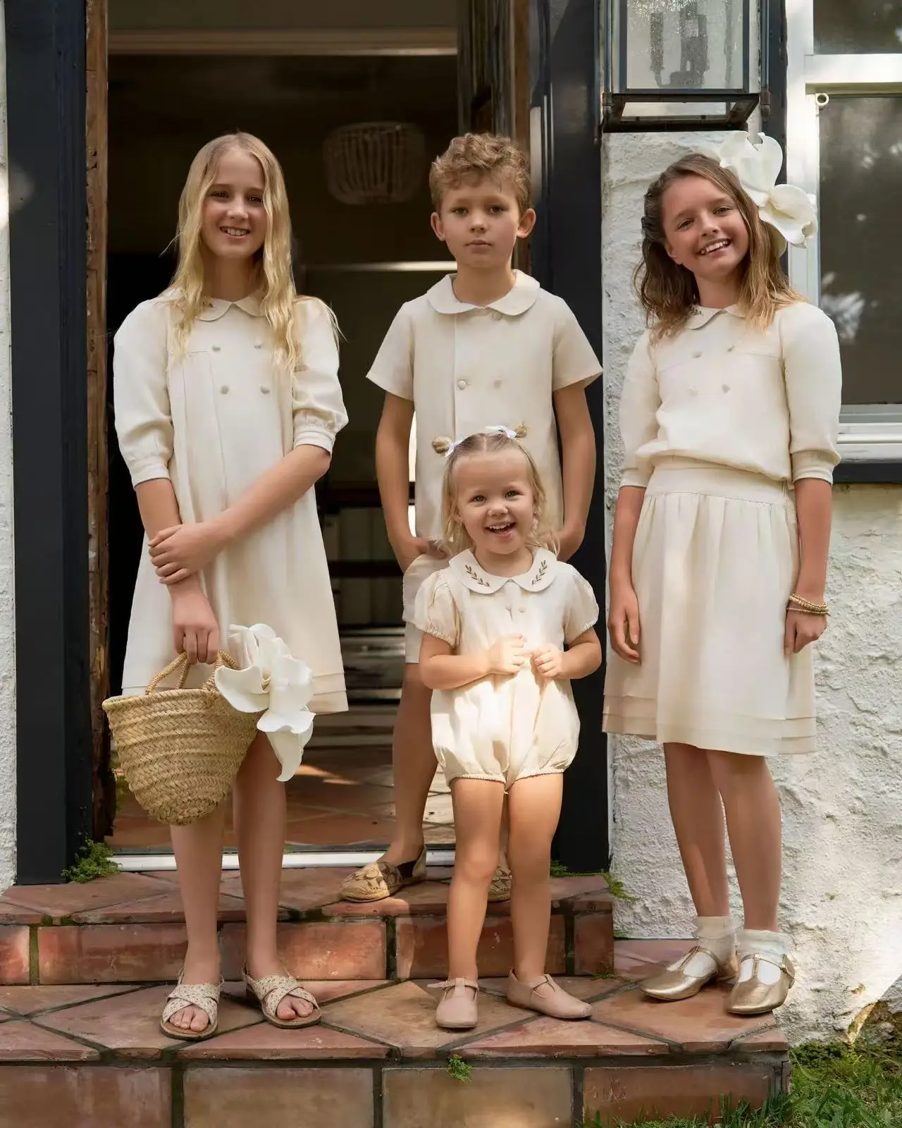 AS Collection de broderie en lin 25SS, ensemble de vêtements assortis pour famille, robe en lin pour filles, chemise et short pour garçon