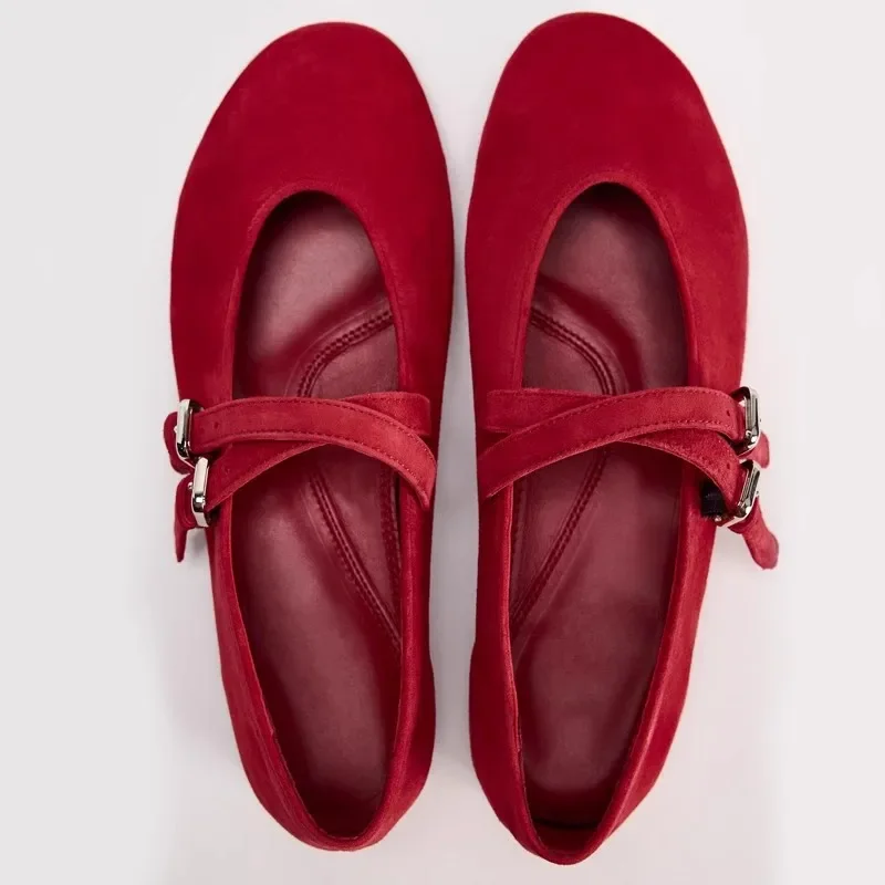2025, frühjahr Neue frauen Ballerinas Retro Rot Doppel Gürtel Schnalle Dekoration Casual Hohe Qualität Große Größe Dame Mary Jane schuhe